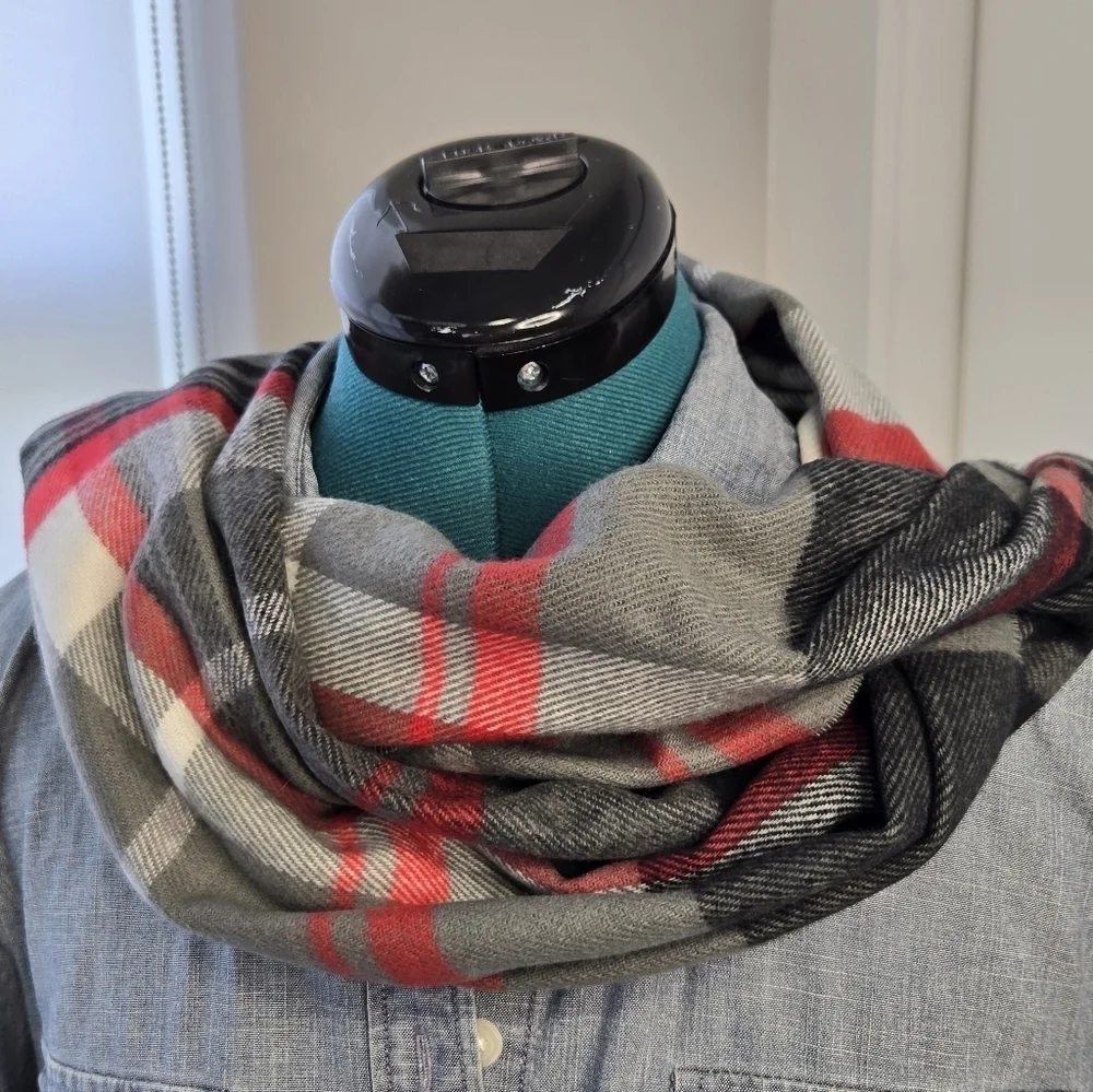 100% CASHMERE GREY RED BLACK PLAID LONG SCARF FRINGE ENDS UNISEX OS GERMANY LUX